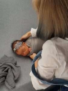 จัดท่าถ่ายรูปทารกแรกเกิด